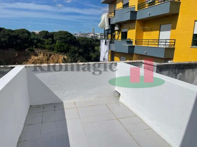 Apartamento T3 para Venda em Laranjeiro e Feijó Foto 23