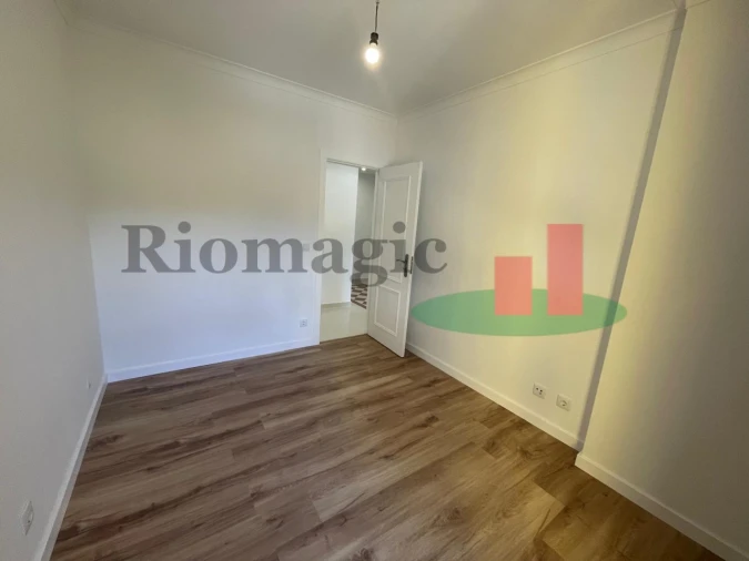 Apartamento T3 para Venda em Laranjeiro e Feijó Foto 12