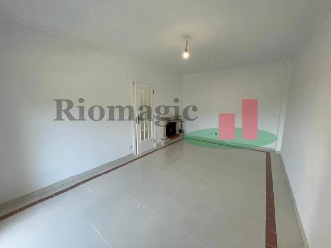 Apartamento T3 para Venda em Laranjeiro e Feijó Foto 3