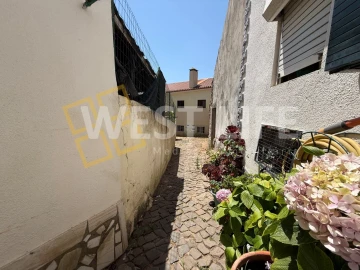 Moradia T2 para Venda em Enxara do Bispo, Gradil e Vila Franca do Rosário