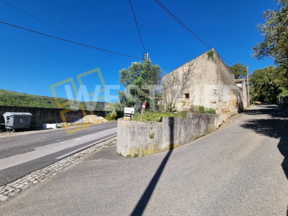 Moradia T3 para Venda em Fanhões Foto 1