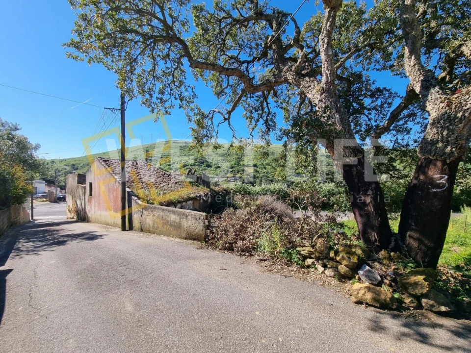 Moradia T3 para Venda em Fanhões Foto 4