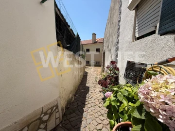 Moradia T2 para Venda em Enxara do Bispo, Gradil e Vila Franca do Rosário