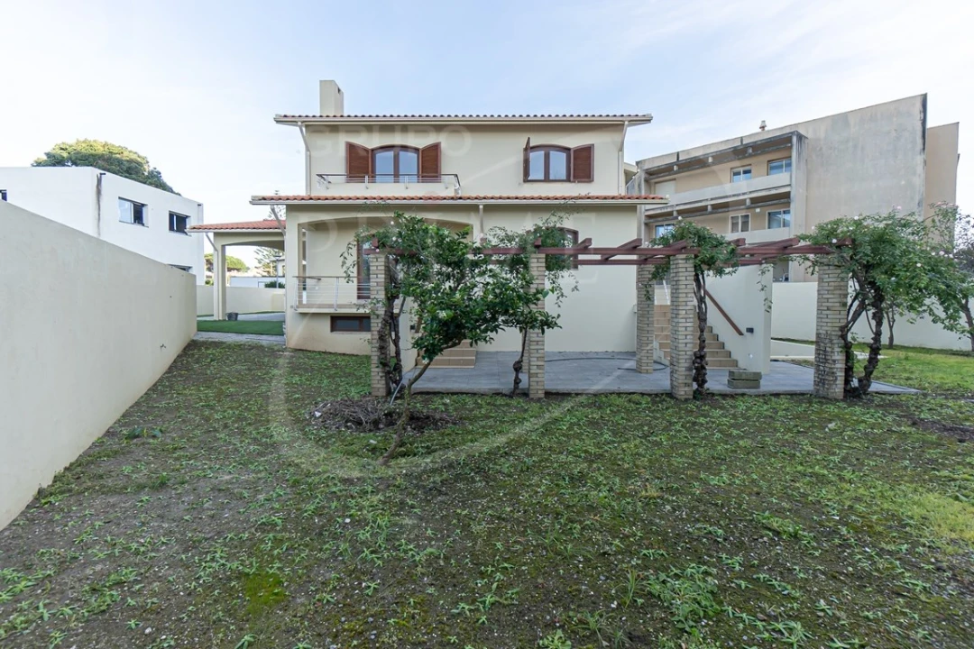 Moradia T4 para Venda em Gulpilhares e Valadares Foto 1