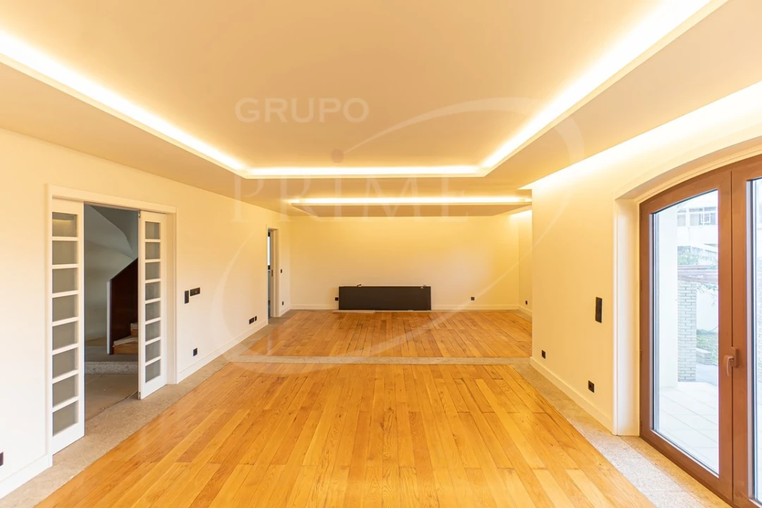 Moradia T4 para Venda em Gulpilhares e Valadares Foto 4