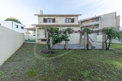 Moradia T4 para Venda em Gulpilhares e Valadares