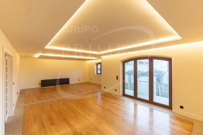 Moradia T4 para Venda em Gulpilhares e Valadares