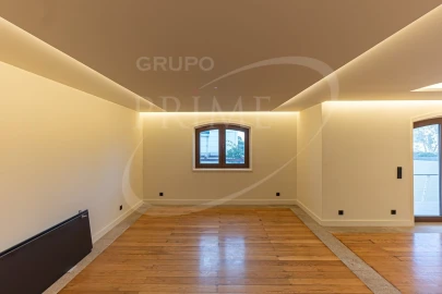 Moradia T4 para Venda em Gulpilhares e Valadares