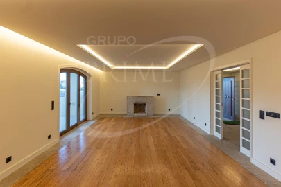 Moradia T4 para Venda em Gulpilhares e Valadares