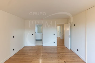 Moradia T4 para Venda em Gulpilhares e Valadares