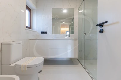 Moradia T4 para Venda em Gulpilhares e Valadares