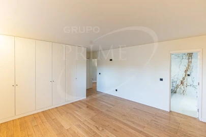 Moradia T4 para Venda em Gulpilhares e Valadares