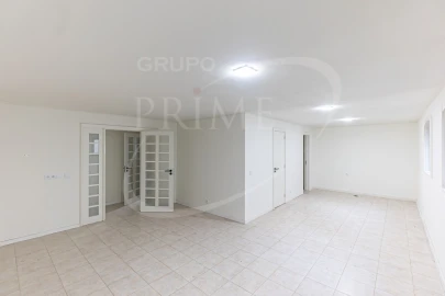 Moradia T4 para Venda em Gulpilhares e Valadares