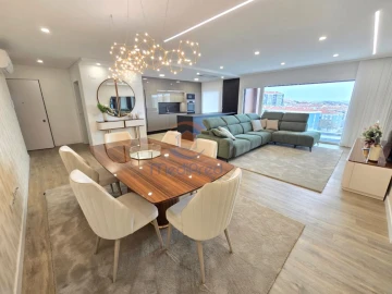 Apartamento T3 para Venda em Pontinha e Famões