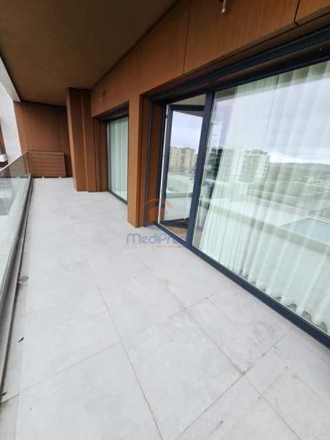 Apartamento T3 para Venda em Pontinha e Famões