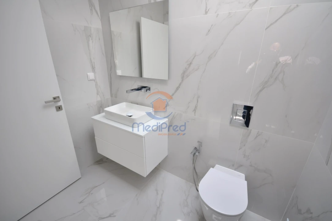 Moradia T4 para Venda em Loures Foto 53