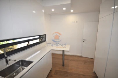 Moradia T4 para Venda em Loures
