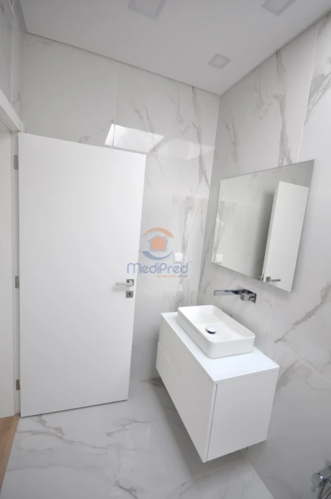 Moradia T4 para Venda em Loures