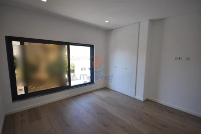 Moradia T4 para Venda em Loures