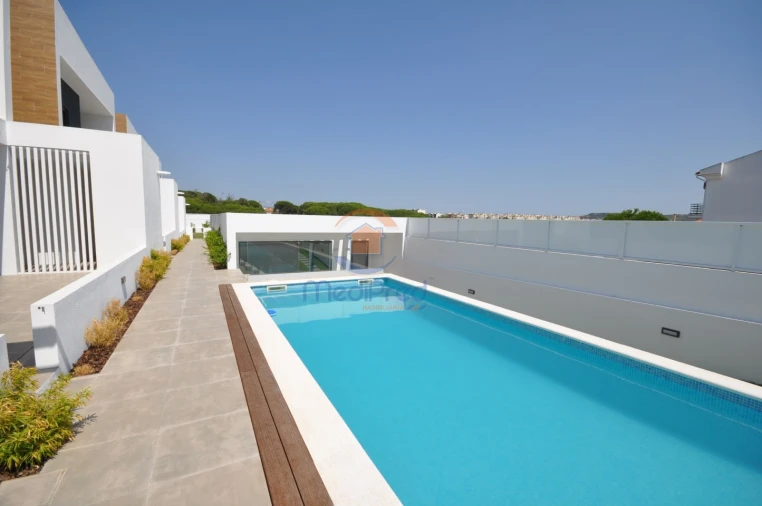 Moradia T4 para Venda em Loures Foto 29