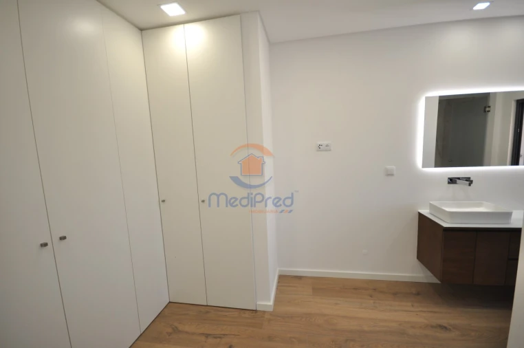 Moradia T4 para Venda em Loures Foto 44