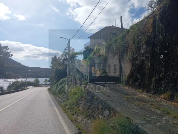 Moradia T5 para Venda em Rio Mau