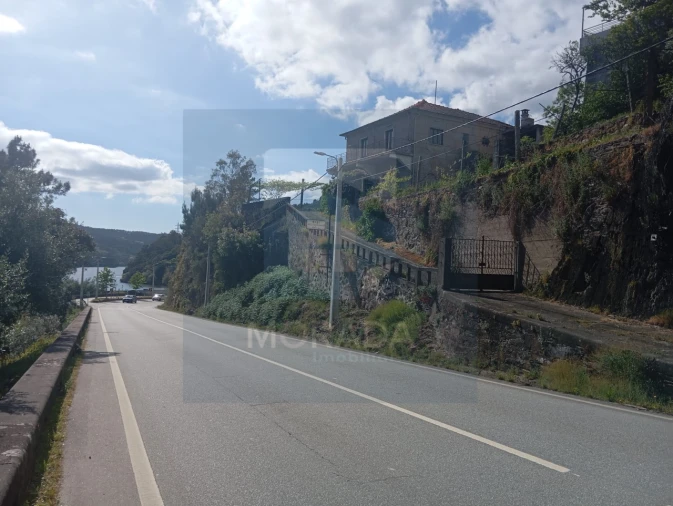 Moradia T5 para Venda em Rio Mau Foto 3