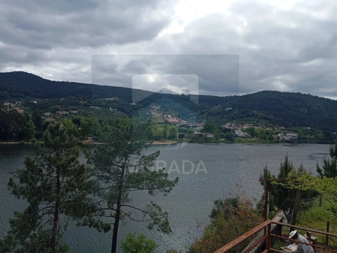 Moradia T5 para Venda em Rio Mau Foto 8