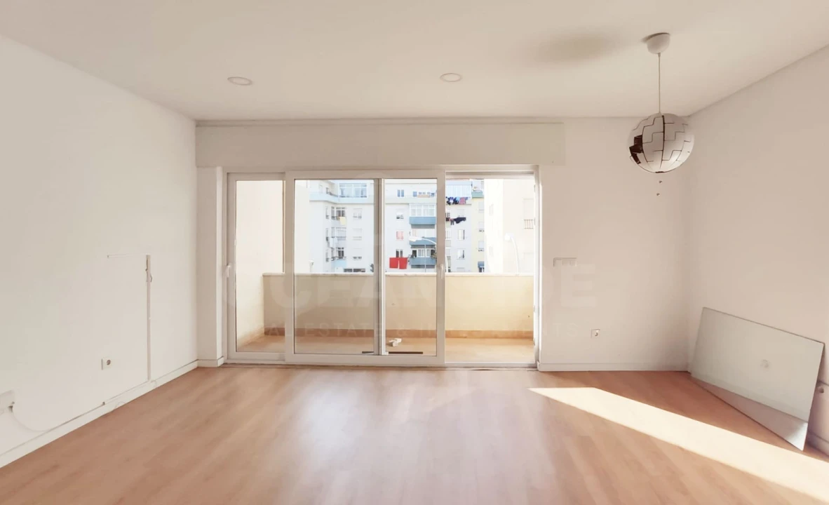 Apartamento T1 para Arrendamento em Oeiras e São Julião da Barra, Paço de Arcos e Caxias Foto 2