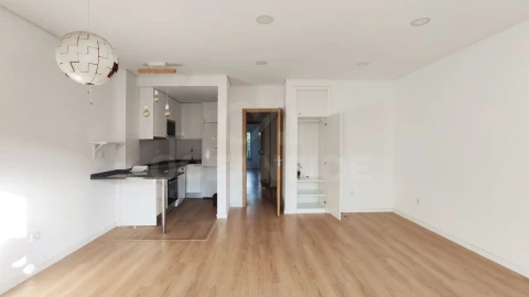 Apartamento T1 para Arrendamento em Oeiras e São Julião da Barra, Paço de Arcos e Caxias