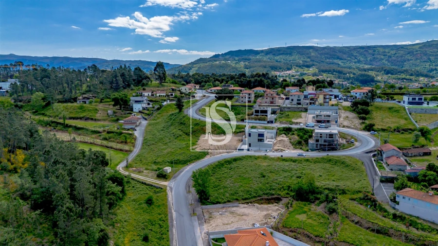 Terreno para Venda em Lomba Foto 2