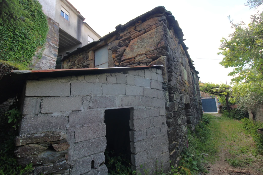 Moradia T2 para Venda em Rebordelo Foto 3