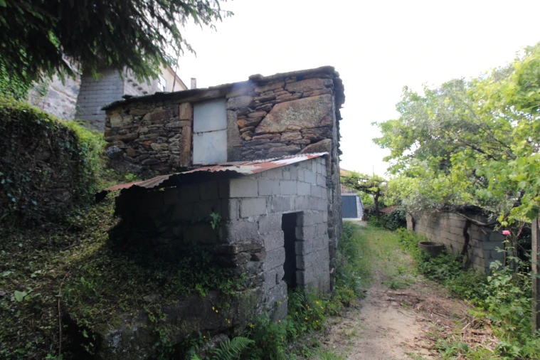 Moradia T2 para Venda em Rebordelo Foto 2