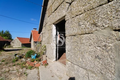 Moradia T1 para Venda em Gouveia (São Simão)