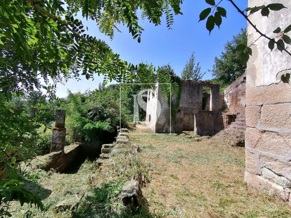 Quinta T0 para Venda em Penhalonga e Paços de Gaiolo Foto 3