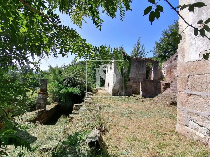 Quinta T0 para Venda em Penhalonga e Paços de Gaiolo Foto 3