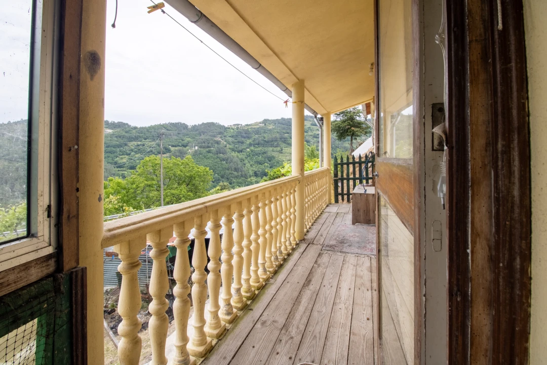 Moradia T2 para Venda em Bustelo, Carneiro e Carvalho de Rei Foto 3