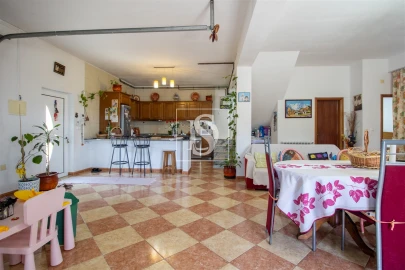 Moradia T4 para Venda em Teixeira e Teixeiró