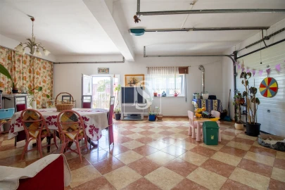 Moradia T4 para Venda em Teixeira e Teixeiró