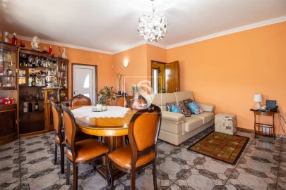 Moradia T4 para Venda em Teixeira e Teixeiró