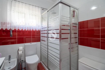 Moradia T4 para Venda em Teixeira e Teixeiró