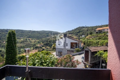 Moradia T4 para Venda em Teixeira e Teixeiró