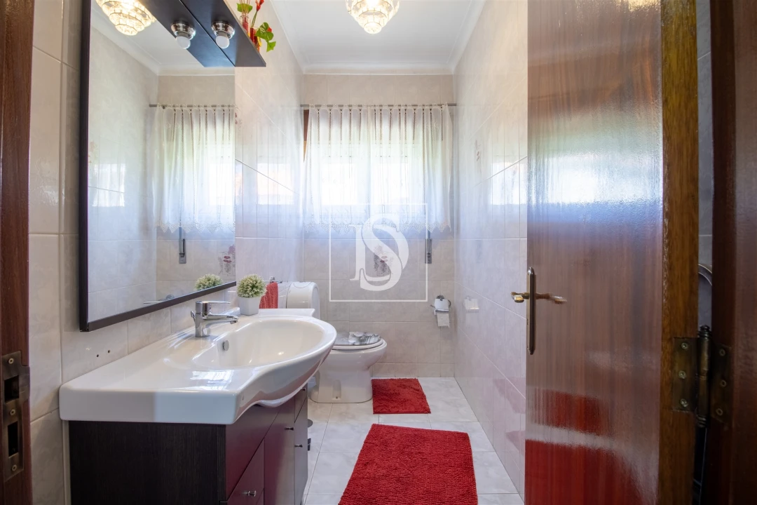 Moradia T4 para Venda em Teixeira e Teixeiró Foto 28