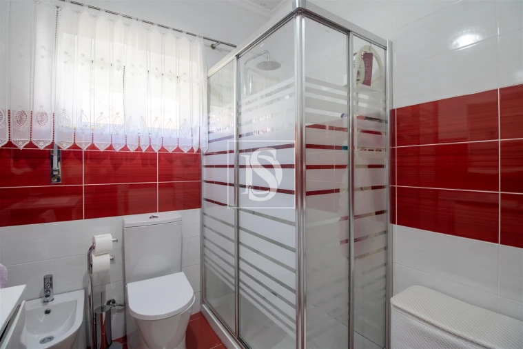 Moradia T4 para Venda em Teixeira e Teixeiró Foto 31