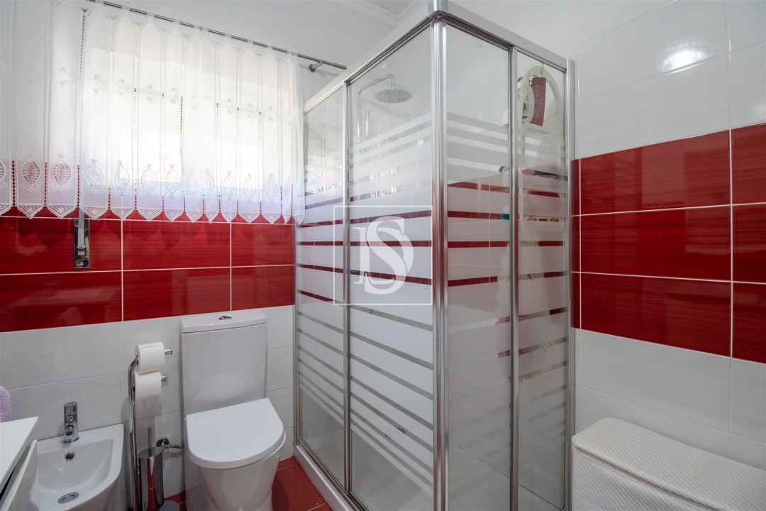 Moradia T4 para Venda em Teixeira e Teixeiró Foto 31