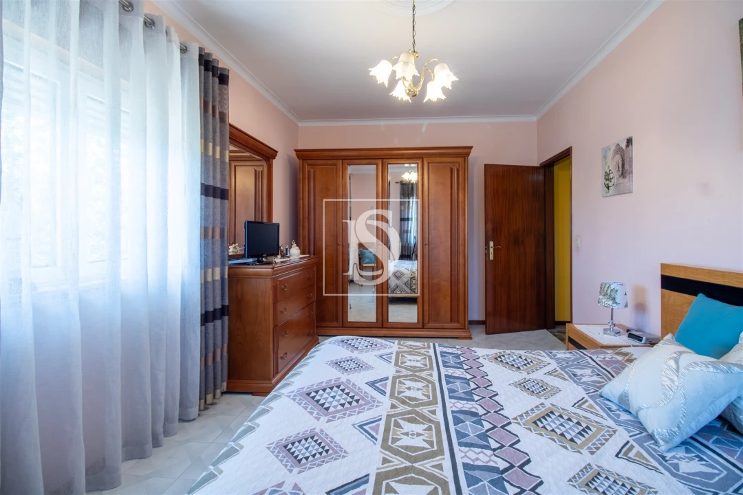 Moradia T4 para Venda em Teixeira e Teixeiró Foto 16