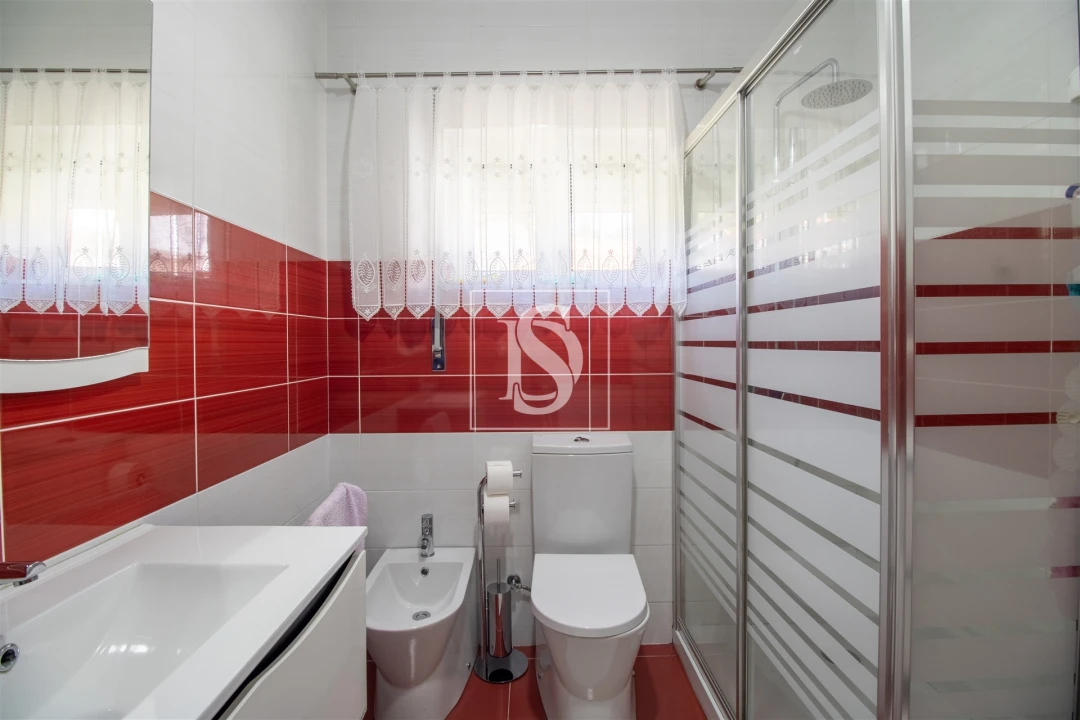 Moradia T4 para Venda em Teixeira e Teixeiró Foto 30