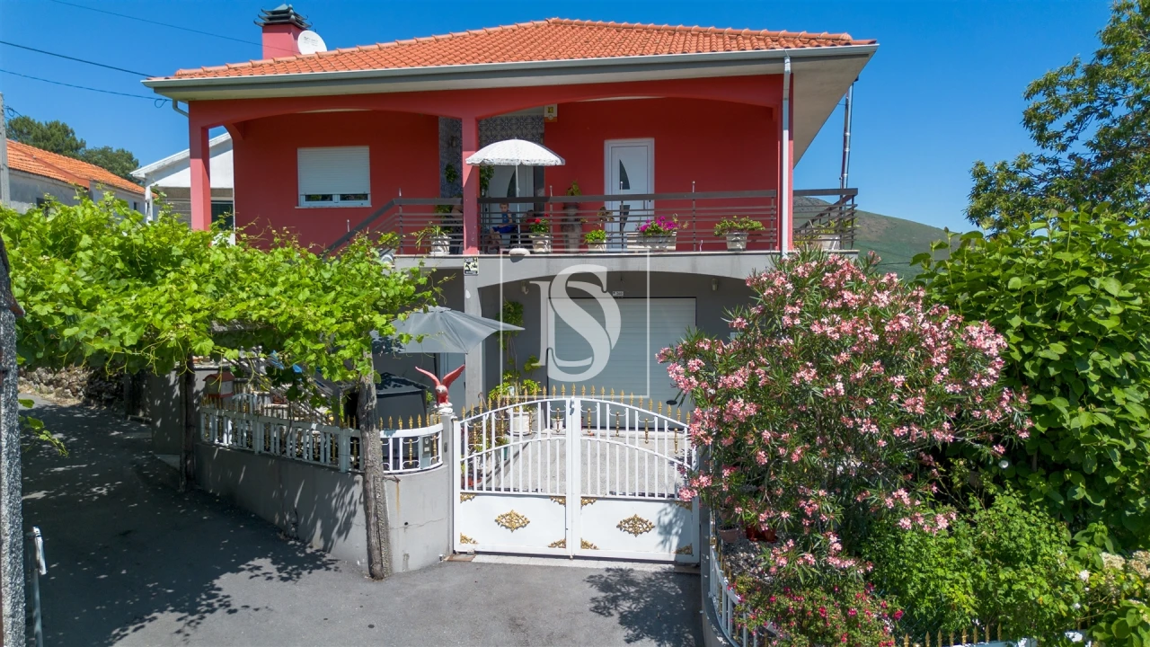 Moradia T4 para Venda em Teixeira e Teixeiró Foto 38