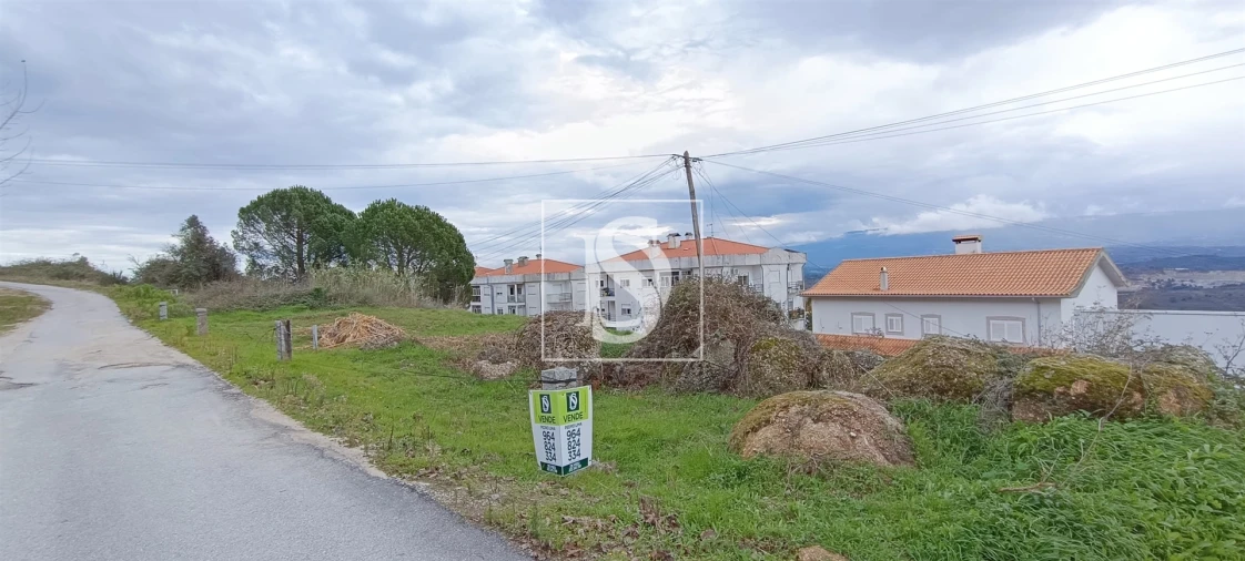 Terreno para Venda em Algodres Foto 2