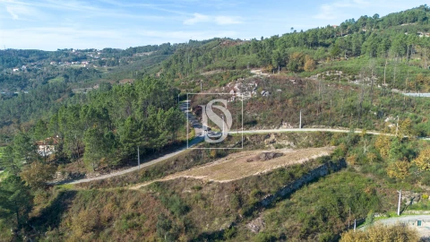 Terreno para Venda em Gondar